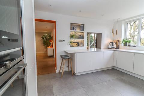 32 Bishops Way, Andover, SP10 3EH