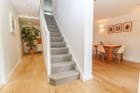 32 Bishops Way, Andover, SP10 3EH