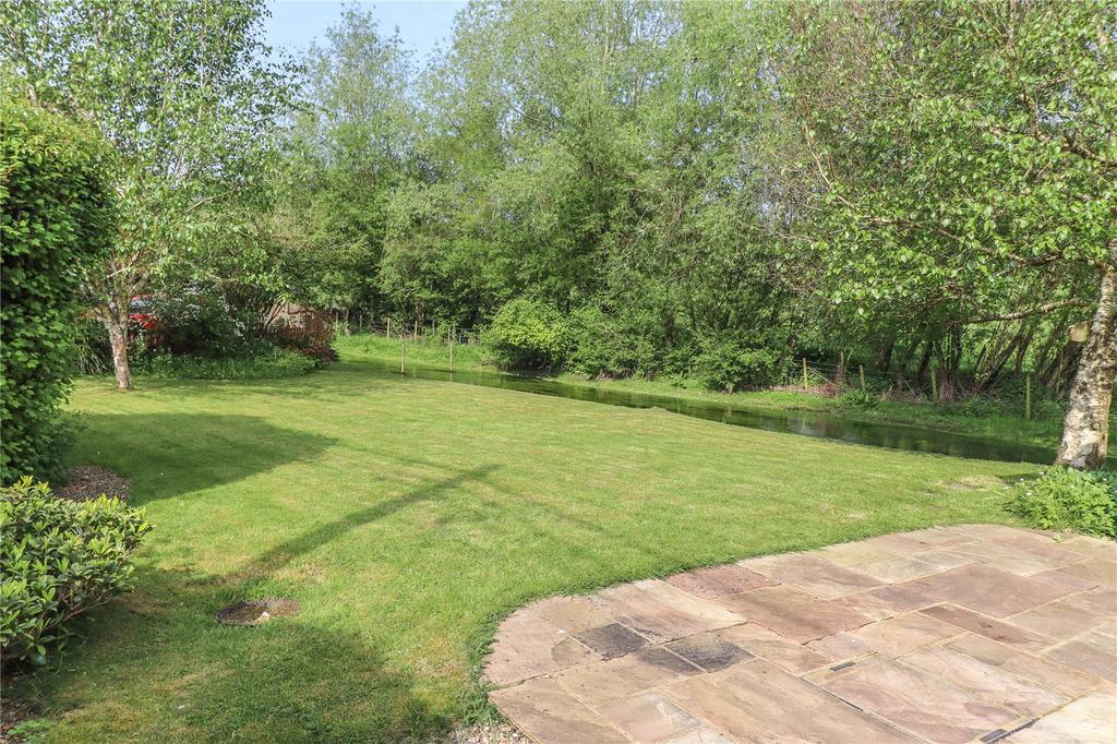Newton Toney, Salisbury, Wiltshire, SP4 5 bed detached house for sale £745,000