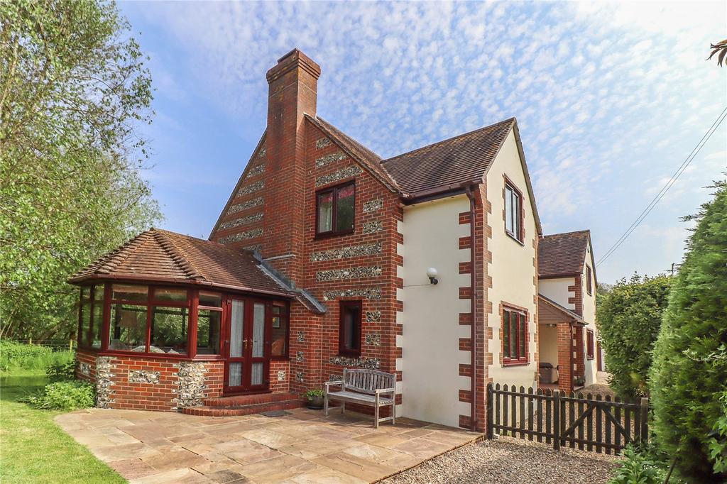 Newton Toney, Salisbury, Wiltshire, SP4 5 bed detached house for sale £745,000