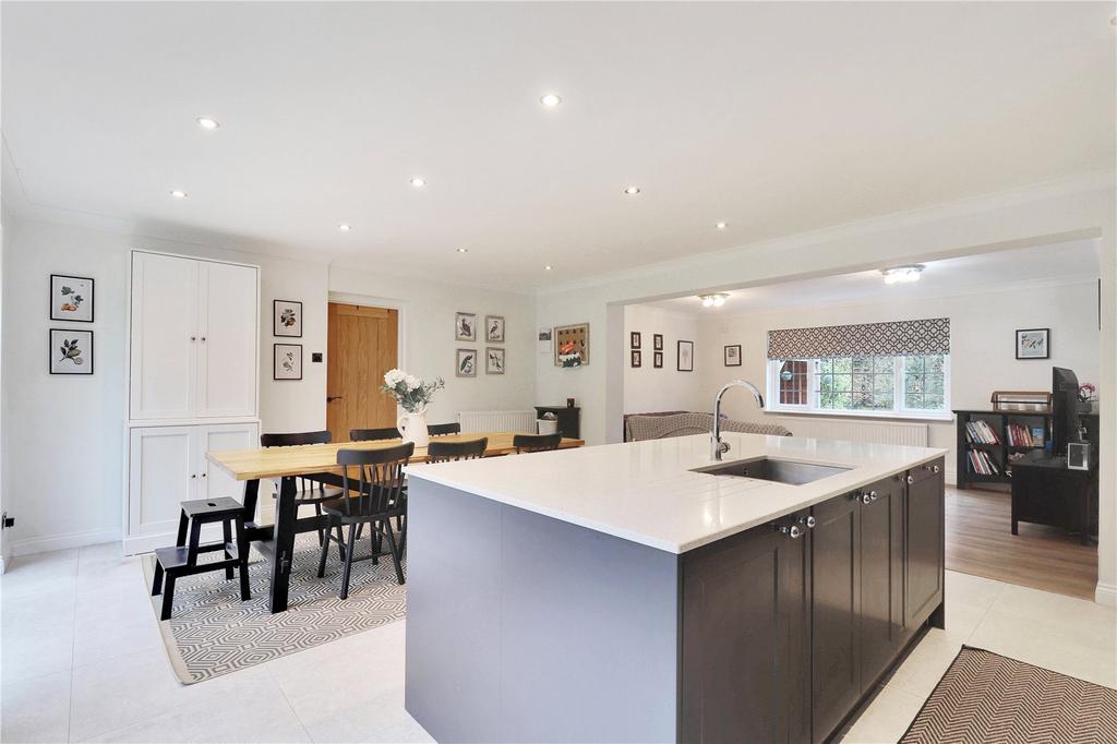 Kitchen/Breakfast Rm
