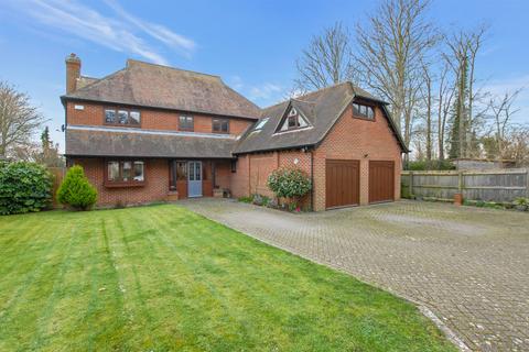 5 bedroom detached house for sale, New Hall Close, Dymchurch, TN29