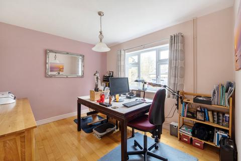 2 Bourton Close, Clanfield, Bampton, OX18 2RU