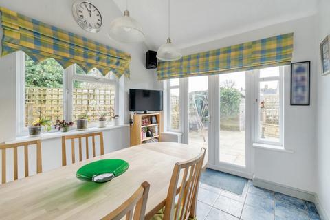 2 Bourton Close, Clanfield, Bampton, OX18 2RU