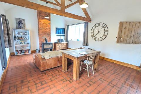 2 bedroom barn conversion to rent, Welby Warren, Grantham, NG32