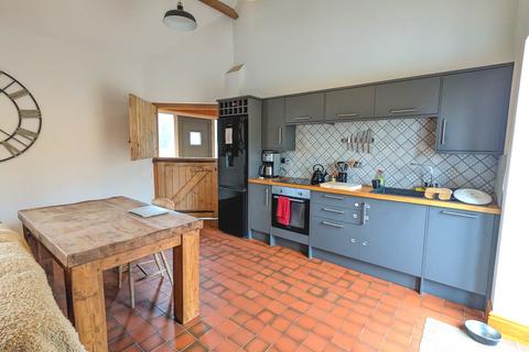 2 bedroom barn conversion to rent, Welby Warren, Grantham, NG32