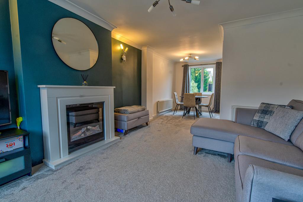 St Annes Drive, Worksop S80 3 bed detached house for sale £187,500