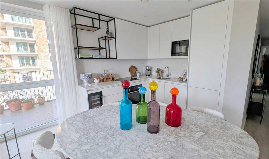 Kitchen / Dining