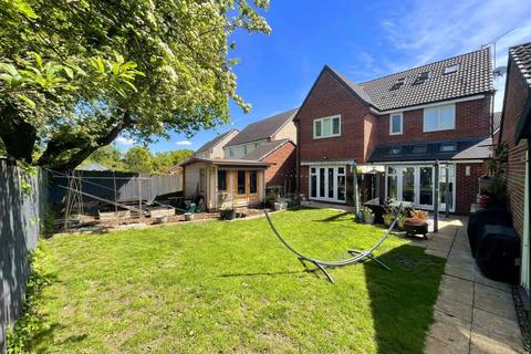 5 bedroom detached house for sale, Maple Lane, Wickford