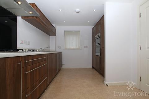 2 bedroom triplex to rent, Onyx Crescent, Leicester LE4