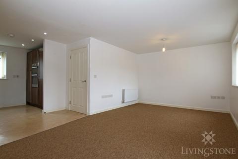 2 bedroom triplex to rent, Onyx Crescent, Leicester LE4