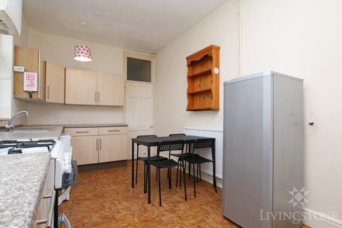 4 bedroom terraced house to rent, Devana Road, Leicester LE2