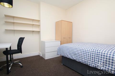 4 bedroom terraced house to rent, Devana Road, Leicester LE2