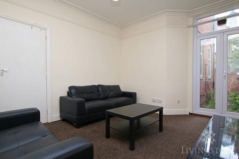 4 bedroom terraced house to rent, Devana Road, Leicester LE2