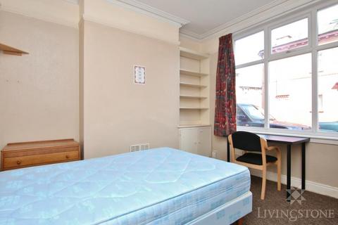 3 bedroom terraced house to rent - Devana Road, Leicester LE2