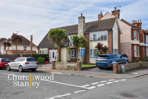 3 bedroom detached house for sale, St. Georges Avenue, Harwich, CO12