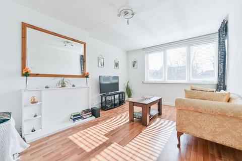 3 bedroom flat for sale, Christchurch Road, Brixton Hill, London, SW2