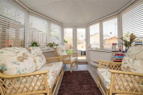46 Ringway Road, Park Street, St Albans, AL2 2RD