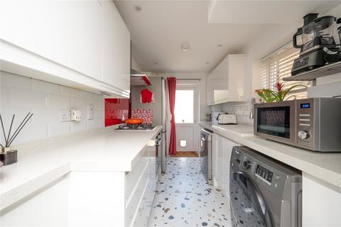 46 Ringway Road, Park Street, St Albans, AL2 2RD