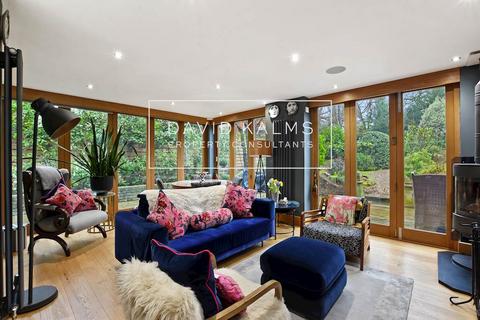 4 bedroom detached house for sale, Northcliffe Drive, London N20