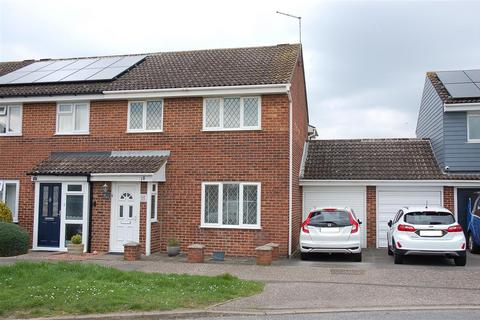 3 bedroom semi-detached house for sale - Forefield Green, Springfield, Chelmsford
