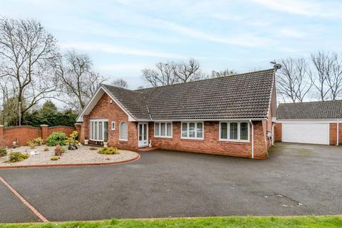 4 bedroom bungalow for sale, Icknield Street, Ipsley, Redditch, Worcestershire, B98