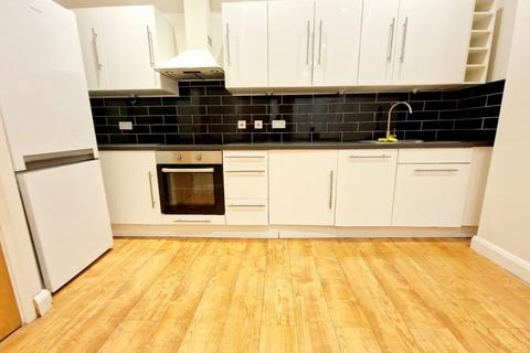 2 bedroom flat to rent, Holloway road, Holloway