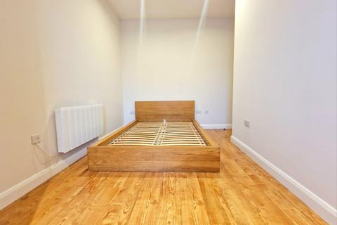 2 bedroom flat to rent, Holloway road, Holloway