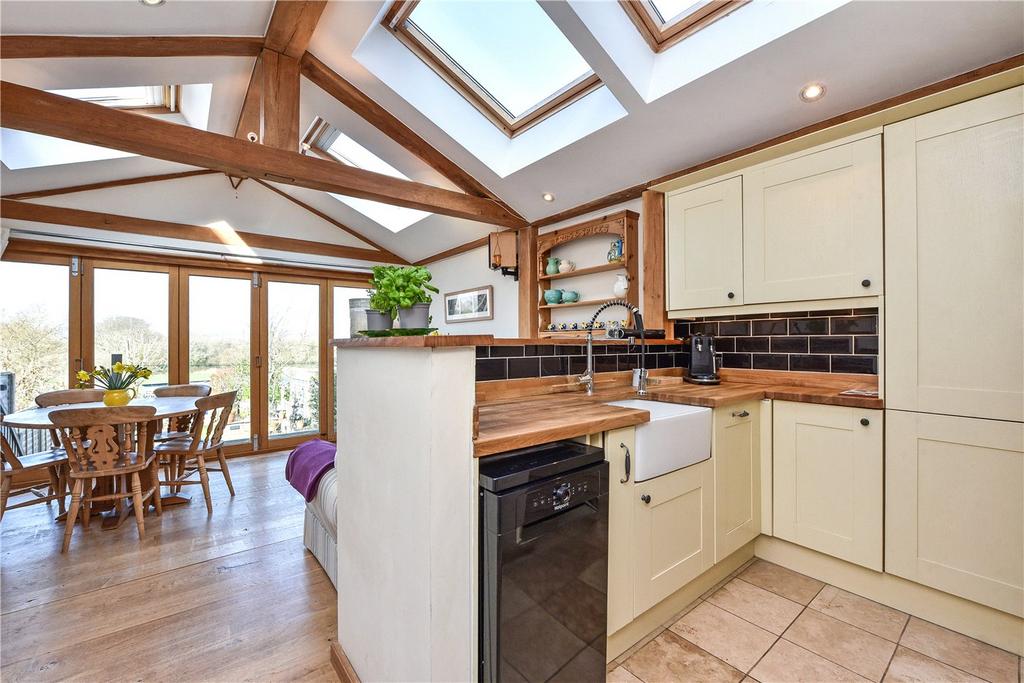 The Causeway, Petersfield, Hampshire, GU31 3 bed terraced house for