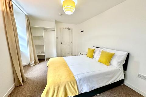 5 bedroom flat to rent, West Princes Street, Woodlands, Glasgow, G4