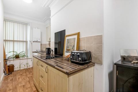 1 bedroom flat for sale, Tivoli Place, Ilkley, West Yorkshire, LS29