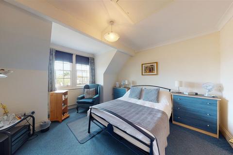 1 Malthouse Hill, Hythe, CT21 5BW