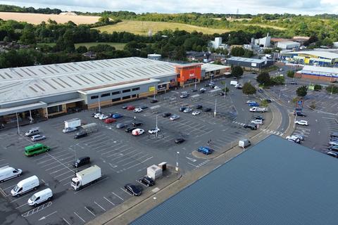 Storage to rent, Laporte Retail Park, Luton LU1