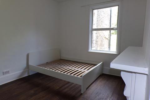 House share to rent - Reighton Road, London E5