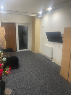 2 bedroom flat to rent, Lynford Gardens, Ilford IG3