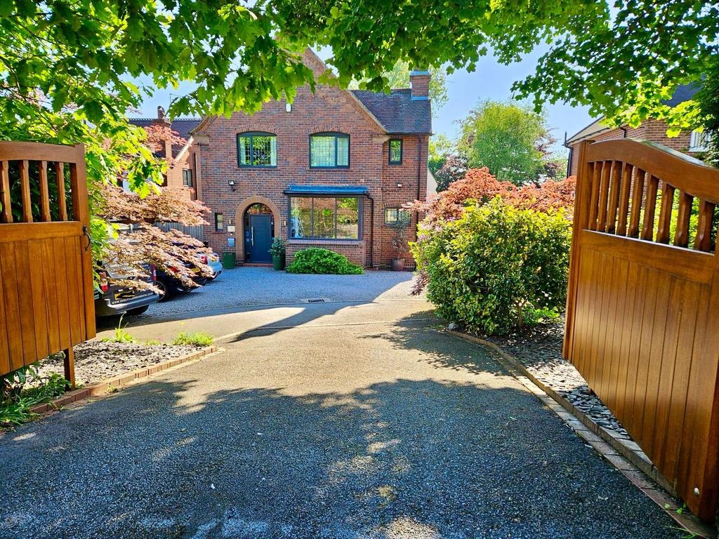 Sandon Road, Meir Heath 3 bed detached house for sale £400,000