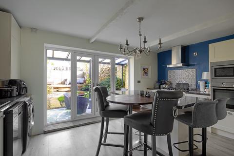4 Sparrable Row, Briercliffe, Burnley, BB10 3QW
