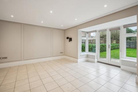 4 bedroom semi-detached house to rent - Lock Mews, Beaconsfield, HP9