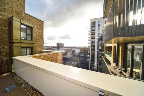2 bedroom flat to rent, 124 High Street, Staines Upon Thames, Surrey