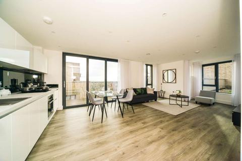 2 bedroom flat to rent, 124 High Street, Staines Upon Thames, Surrey