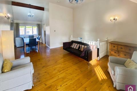 3 bedroom house to rent, Knightsbridge Mews, Manchester, M20