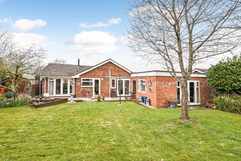 4 bedroom detached bungalow for sale, A very spacious detached bungalow in Bereweeke