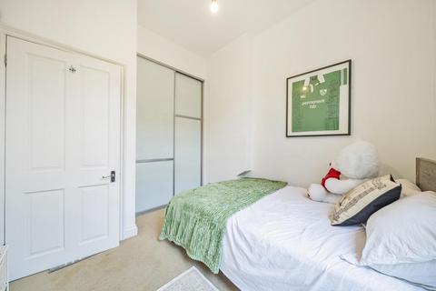 2 bedroom flat for sale, Lynette Avenue, Clapham