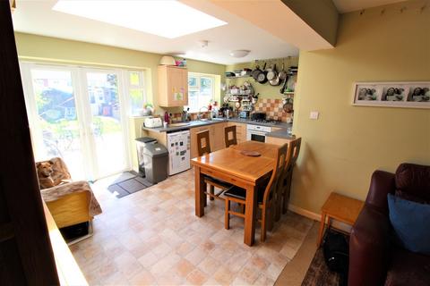 162 Congreve Road, Worthing, BN14 8EW