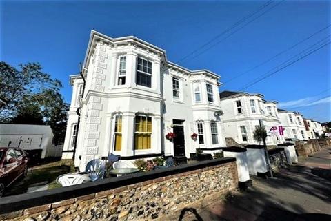 6 bedroom house for sale - Worthing BN11
