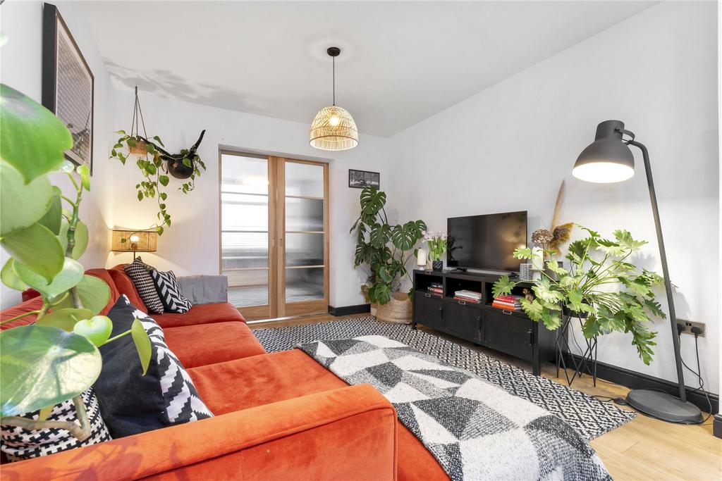 Outwoods Drive, Loughborough, Leicestershire 3 bed detached house for