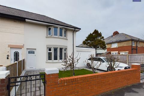 3 bedroom end of terrace house for sale, Martin Avenue, Lytham St. Annes, FY8
