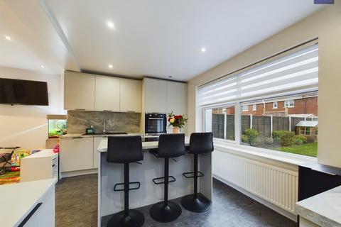 3 bedroom end of terrace house for sale, Martin Avenue, Lytham St. Annes, FY8