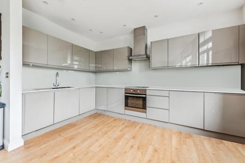 2 bedroom flat to rent, High Road, Chiswick, W4