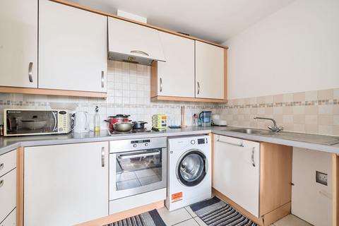 2 bedroom flat for sale, High Street, Feltham TW13